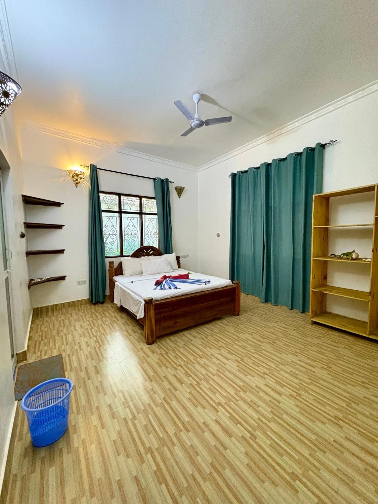 Paradise Bed & Breakfast *