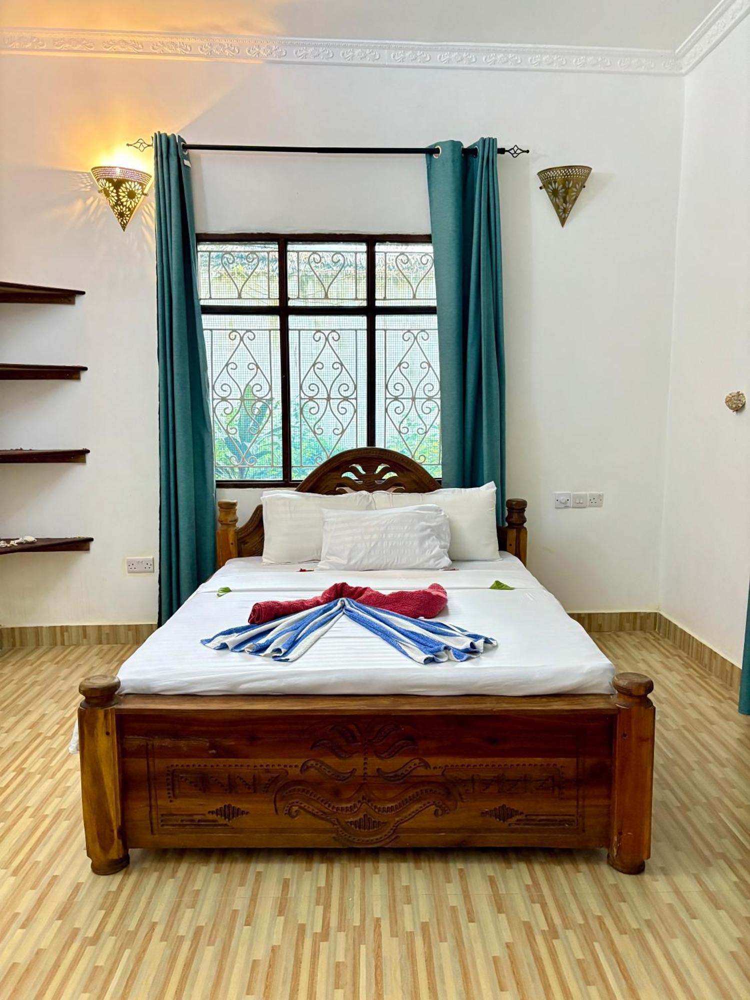 Paradise Bed & Breakfast *